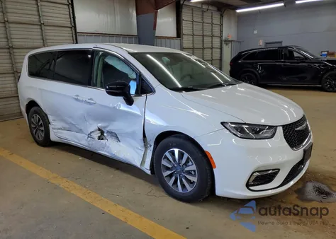 2024 Chrysler Pacifica Hybrid Select from USA, damaged, VIN 2C4RC1S77RR103854